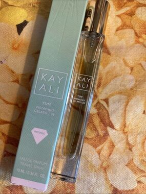 KAYALI Yum Pistachio Travel Spray